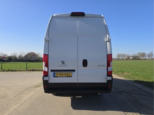 Peugeot Boxer 435 2.2 BlueHDi L4H3 - 165 Pk - Euro 6 - ParkeerCamera - Airco - Cruise Control ActivLease financial lease