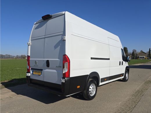Peugeot Boxer 435 2.2 BlueHDi L4H3 - 165 Pk - Euro 6 - ParkeerCamera - Airco - Cruise Control ActivLease financial lease