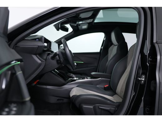 Peugeot e-208 EV GT 350 50 kWh | SOH 91% | Panoramdak | 1e Eigenaar! | Navigatie | Camera | Adaptive Cruise | S... ActivLease financial lease