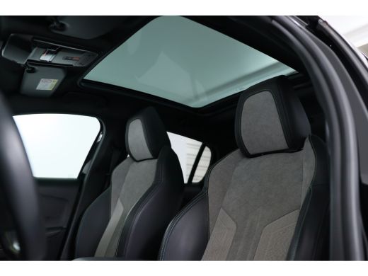 Peugeot e-208 EV GT 350 50 kWh | SOH 91% | Panoramdak | 1e Eigenaar! | Navigatie | Camera | Adaptive Cruise | S... ActivLease financial lease