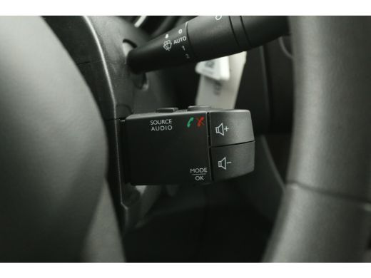 Renault Trafic 2.0 dCi L1H1 | Airco | Cruise | Camera | Carplay | 3 Zits | Navi | Trekhaak ActivLease financial lease