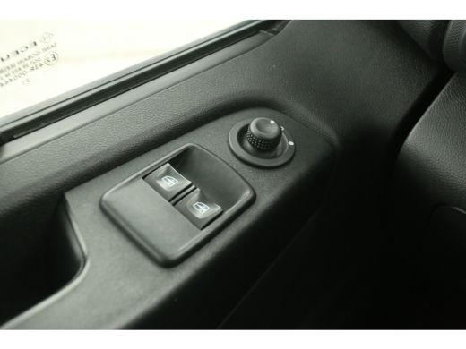 Renault Trafic 2.0 dCi L1H1 | Airco | Cruise | Camera | Carplay | 3 Zits | Navi | Trekhaak ActivLease financial lease