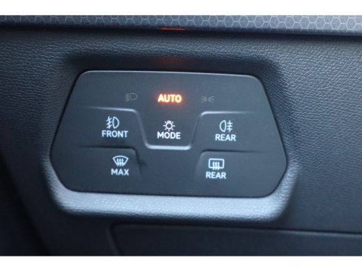 Seat Leon Sportstourer 1.0 eTSI Style Business Intense 110PK Automaat | Achteruitrijcamera | Cruise control... ActivLease financial lease