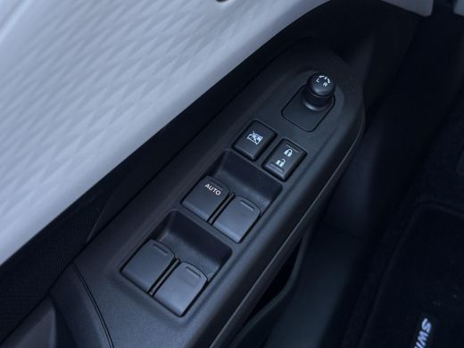 Suzuki Swift 1.2 Comfort Smart Hybrid | Nieuwe auto | Direct uit voorraad leverbaar | ActivLease financial lease
