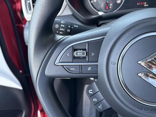 Suzuki Swift 1.2 Comfort Smart Hybrid | Nieuwe auto | Direct uit voorraad leverbaar | ActivLease financial lease