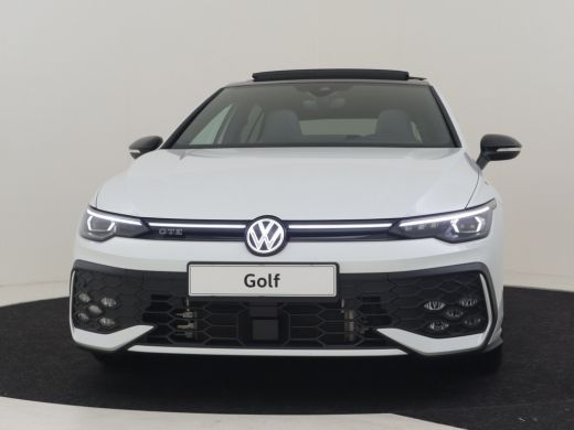 Volkswagen Golf 1.5 eHybrid GTE l Vienna Leder int. incl Climate stoelen l Panoramadak l Adaptief onderstel l Hea... ActivLease financial lease