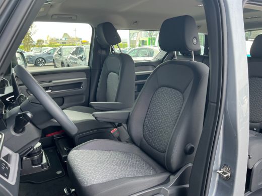 Volkswagen ID. Buzz Pure Limited Edition 59 kWh | Trekhaak | Adaptive Cruise | Open & Close Pakket | 4 Seizoenen Banden ActivLease financial lease