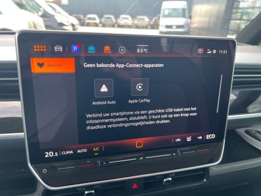 Volkswagen ID. Buzz Pure Limited Edition 59 kWh | Trekhaak | Adaptive Cruise | Open & Close Pakket | 4 Seizoenen Banden ActivLease financial lease