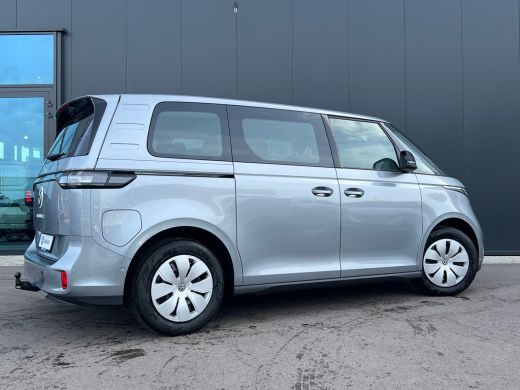 Volkswagen ID. Buzz Pure Limited Edition 59 kWh | Trekhaak | Adaptive Cruise | Open & Close Pakket | 4 Seizoenen Banden ActivLease financial lease