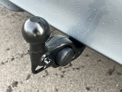 Volkswagen ID. Buzz Pure Limited Edition 59 kWh | Trekhaak | Adaptive Cruise | Open & Close Pakket | 4 Seizoenen Banden ActivLease financial lease