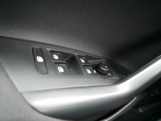 Volkswagen Polo 1.0 TSI Life 95PK DSG | Airco | Lichtmetalen velgen 15" | Parkeersensor voor en achter ActivLease financial lease