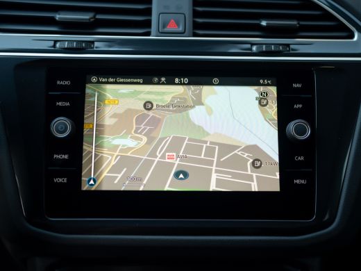 Volkswagen Tiguan 1.5 TSI R-Line Business+ | Keyless | Camera | Elk-A-klep | IQ light | Prijs Rijklaar!! ActivLease financial lease