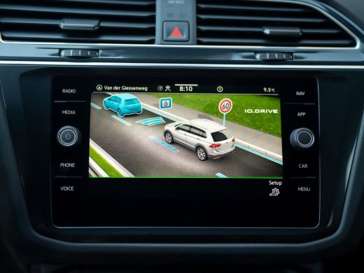 Volkswagen Tiguan 1.5 TSI R-Line Business+ | Keyless | Camera | Elk-A-klep | IQ light | Prijs Rijklaar!! ActivLease financial lease