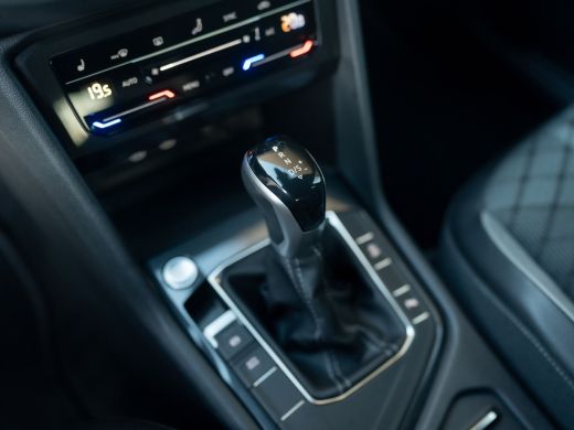 Volkswagen Tiguan 1.5 TSI R-Line Business+ | Keyless | Camera | Elk-A-klep | IQ light | Prijs Rijklaar!! ActivLease financial lease