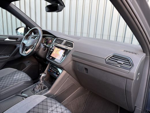 Volkswagen Tiguan 1.5 TSI R-Line Business+ | Keyless | Camera | Elk-A-klep | IQ light | Prijs Rijklaar!! ActivLease financial lease