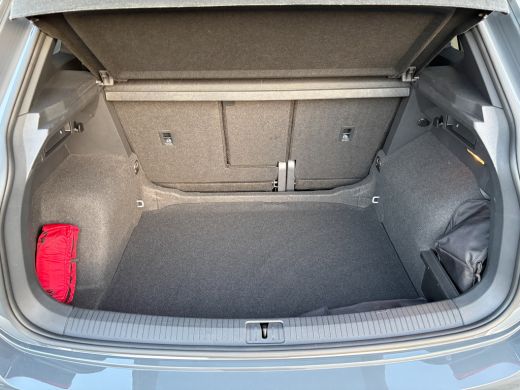 Volkswagen Tiguan 1.5 TSI R-Line Business+ | Keyless | Camera | Elk-A-klep | IQ light | Prijs Rijklaar!! ActivLease financial lease