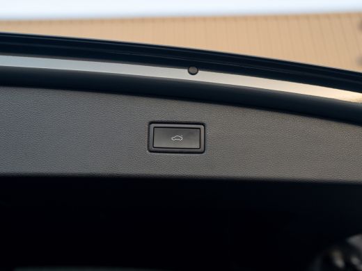 Volkswagen Tiguan 1.5 TSI R-Line Business+ | Keyless | Camera | Elk-A-klep | IQ light | Prijs Rijklaar!! ActivLease financial lease