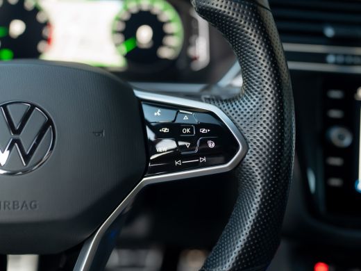 Volkswagen Tiguan 1.5 TSI R-Line Business+ | Keyless | Camera | Elk-A-klep | IQ light | Prijs Rijklaar!! ActivLease financial lease