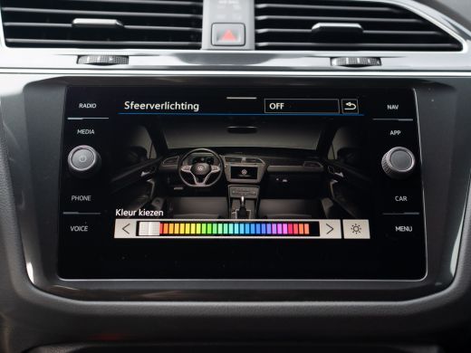 Volkswagen Tiguan 1.5 TSI R-Line Business+ | Trekhaak wegkl. | Elk. A-klep | Side Assist | 20'' | IQ Light | Prijs ... ActivLease financial lease