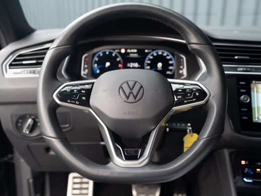 Volkswagen Tiguan 1.5 TSI R-Line Business+ | Trekhaak wegkl. | Elk. A-klep | Side Assist | 20'' | IQ Light | Prijs ... ActivLease financial lease