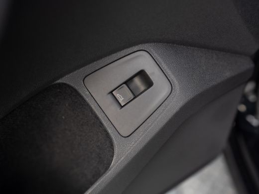 Volkswagen Tiguan 1.5 TSI R-Line Business+ | Trekhaak wegkl. | Elk. A-klep | Side Assist | 20'' | IQ Light | Prijs ... ActivLease financial lease