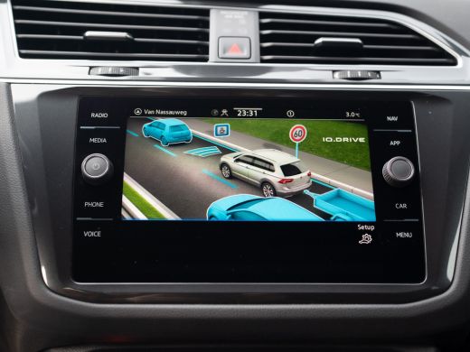 Volkswagen Tiguan 1.5 TSI R-Line Business+ | Trekhaak wegkl. | Elk. A-klep | Side Assist | 20'' | IQ Light | Prijs ... ActivLease financial lease