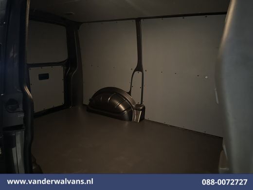 Volkswagen Transporter 2.0 TDI 150pk L1H1 Euro6 Airco | Navigatie | Apple Carplay | Sidebars Android Auto, 2500kg trekve... ActivLease financial lease