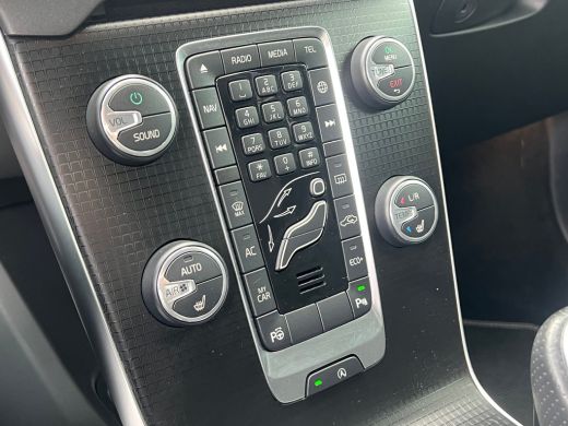 Volvo  V40 T3 Polar+ Sport | Panoramadak | Harman Kardon | Camera | Parkeersensoren voor en achter | Stoelve... ActivLease financial lease