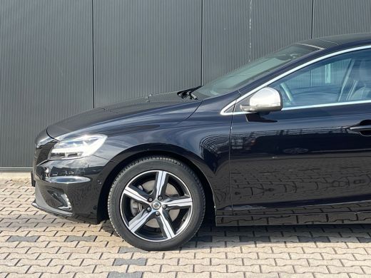 Volvo  V40 T3 Polar+ Sport | Panoramadak | Harman Kardon | Camera | Parkeersensoren voor en achter | Stoelve... ActivLease financial lease