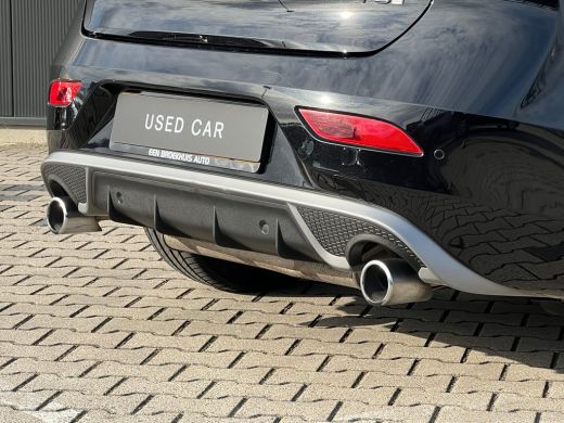 Volvo  V40 T3 Polar+ Sport | Panoramadak | Harman Kardon | Camera | Parkeersensoren voor en achter | Stoelve... ActivLease financial lease