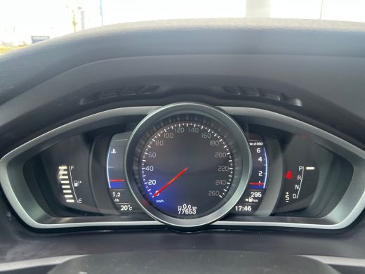 Volvo  V40 T3 Polar+ Sport | Panoramadak | Harman Kardon | Camera | Parkeersensoren voor en achter | Stoelve... ActivLease financial lease