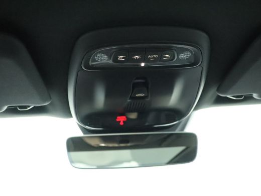 Volvo  V40 2.0 T2 R-Design | Panorama dak | Camera | PDC | Elektrisch verstelbare stoel | Navi ActivLease financial lease