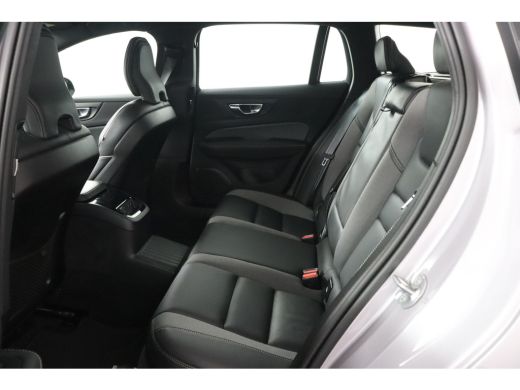 Volvo  V60 T6 AWD Plus Dark | Trekhaak | 360 camera | Stoel + Stuurverwarming |  Harman Kardon | ActivLease financial lease