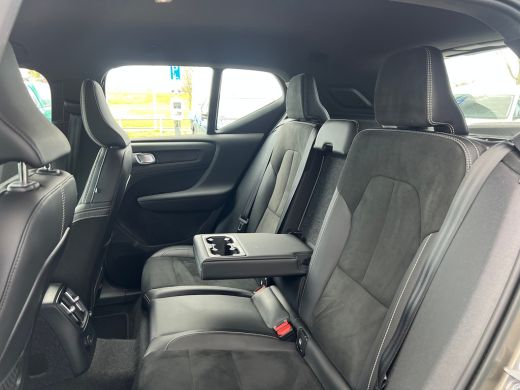 Volvo  XC40 T4 Recharge R-Design | Camera | Parkeersensoren voor en achter | Stoel en stuurwielverwarming | B... ActivLease financial lease