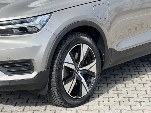 Volvo  XC40 T4 Recharge R-Design | Camera | Parkeersensoren voor en achter | Stoel en stuurwielverwarming | B... ActivLease financial lease