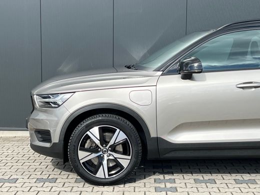 Volvo  XC40 T4 Recharge R-Design | Camera | Parkeersensoren voor en achter | Stoel en stuurwielverwarming | B... ActivLease financial lease
