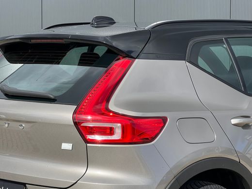 Volvo  XC40 T4 Recharge R-Design | Camera | Parkeersensoren voor en achter | Stoel en stuurwielverwarming | B... ActivLease financial lease