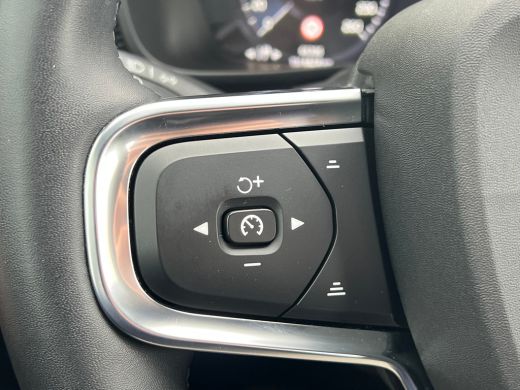 Volvo  XC40 T4 Recharge R-Design | Camera | Parkeersensoren voor en achter | Stoel en stuurwielverwarming | B... ActivLease financial lease