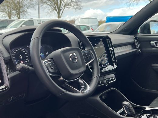 Volvo  XC40 T4 Recharge R-Design | Camera | Parkeersensoren voor en achter | Stoel en stuurwielverwarming | B... ActivLease financial lease