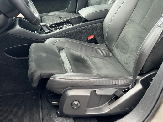 Volvo  XC40 T4 Recharge R-Design | Camera | Parkeersensoren voor en achter | Stoel en stuurwielverwarming | B... ActivLease financial lease