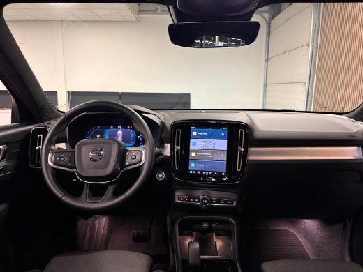 Volvo  XC40 B4 Plus Dark | Trekhaak | All Season banden | Harman Kardon | Bestuurdersstoel elektrisch geheuge... ActivLease financial lease