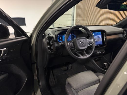 Volvo  XC40 B4 Plus Dark | Trekhaak | All Season banden | Harman Kardon | Bestuurdersstoel elektrisch geheuge... ActivLease financial lease