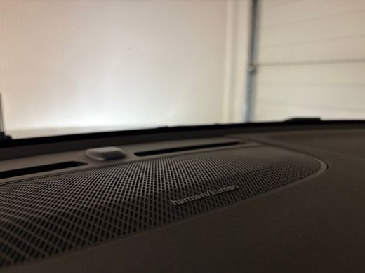 Volvo  XC40 B4 Plus Dark | Trekhaak | All Season banden | Harman Kardon | Bestuurdersstoel elektrisch geheuge... ActivLease financial lease