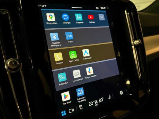 Volvo  XC40 B4 Plus Dark | Trekhaak | All Season banden | Harman Kardon | Bestuurdersstoel elektrisch geheuge... ActivLease financial lease