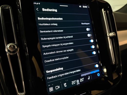 Volvo  XC40 B4 Plus Dark | Trekhaak | All Season banden | Harman Kardon | Bestuurdersstoel elektrisch geheuge... ActivLease financial lease