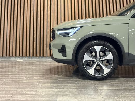 Volvo  XC40 B4 Plus Dark | Trekhaak | All Season banden | Harman Kardon | Bestuurdersstoel elektrisch geheuge... ActivLease financial lease