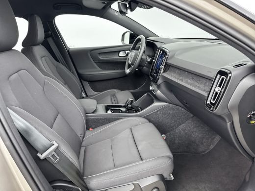 Volvo  XC40 Single Motor Extended Range Plus 82 kWh | 19" Allseason | Trekhaak | Adaptieve Cruise | BLIS | St... ActivLease financial lease