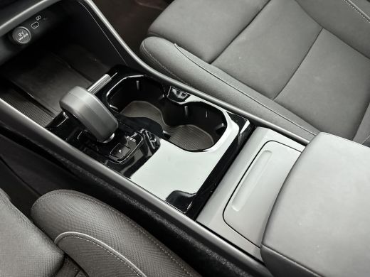 Volvo  XC40 Single Motor Extended Range Plus 82 kWh | 19" Allseason | Trekhaak | Adaptieve Cruise | BLIS | St... ActivLease financial lease