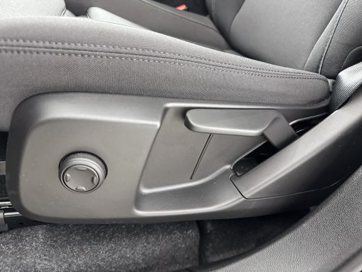 Volvo  XC40 Single Motor Extended Range Plus 82 kWh | 19" Allseason | Trekhaak | Adaptieve Cruise | BLIS | St... ActivLease financial lease