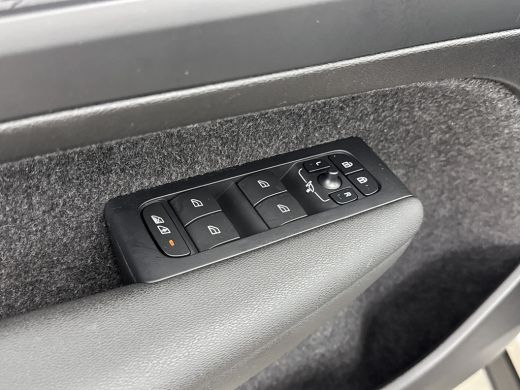 Volvo  XC40 Single Motor Extended Range Plus 82 kWh | 19" Allseason | Trekhaak | Adaptieve Cruise | BLIS | St... ActivLease financial lease